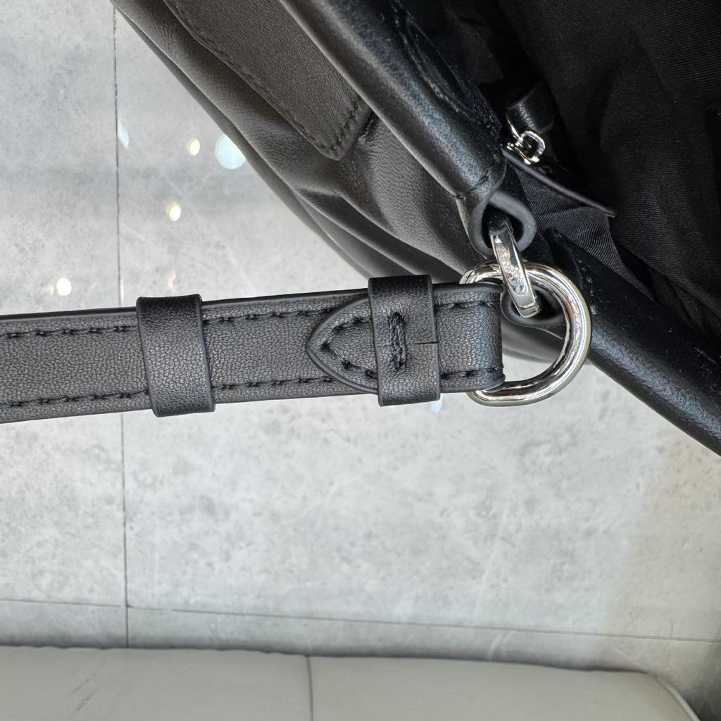 2026 Zahraniční obchod Ovčí kůže Polštářová taška Velká kapacita Módní Všestranná Měkká taška jako oblak Tote Přenosná Večerní taška Ženy