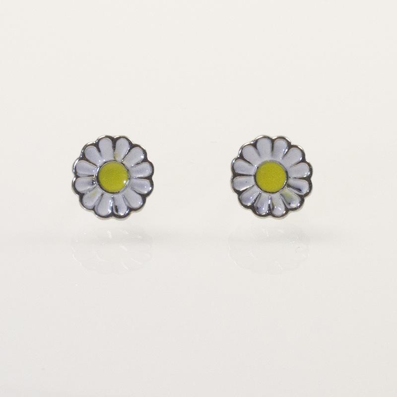S925 Silver Needle Small Daisy Stud Earrings Female Korean Korean Chrysanthemum Simple Light Luxury Earrings Female Premium Retro Earrings серебряный