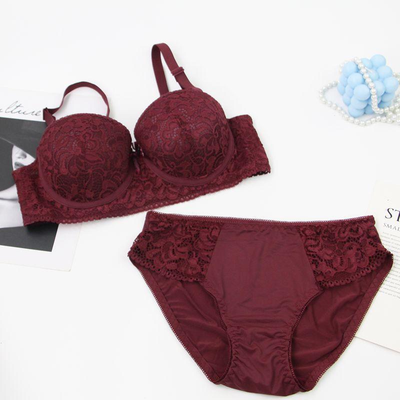 Sexy Stylish Lace Bra and Panty Set Featuring Underwire Push-up Support and Lightweight Skin-friendly Fabric