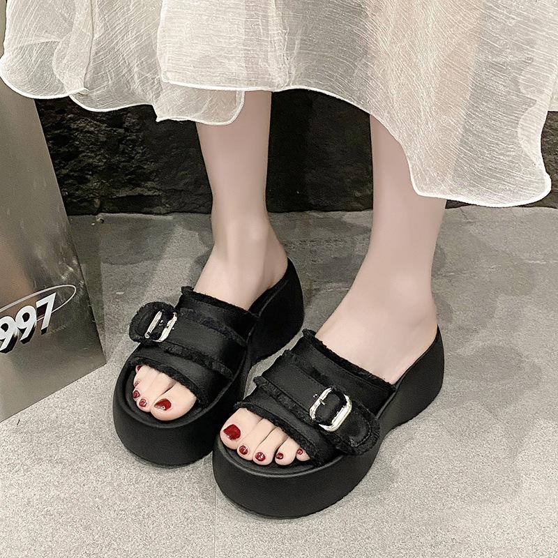 French fairy style thick-bottomed cool slippers female summer fashion with skirt temperament 2025 new versatile Roman cool slippers