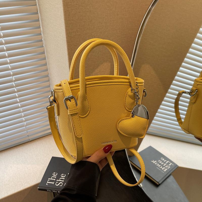 Premium Handbag Bag Women's New Trendy Fashion Versatile Shoulder Bag Commuter Messenger Bucket Bag