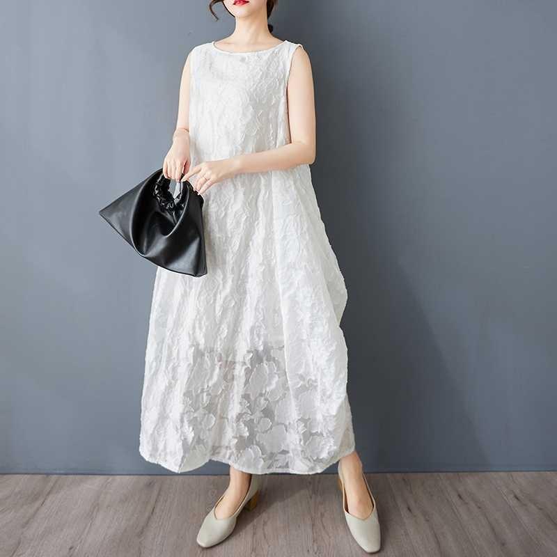 

Свободное и стройнящее платье без рукавов для женщин one size белый