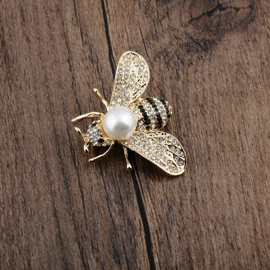 Vintage Classic Imitation Pearl Bee Brooch For Women Men Light Luxury Full Rhinestone Insect Honeybee Pins Animal Badge Jewelry