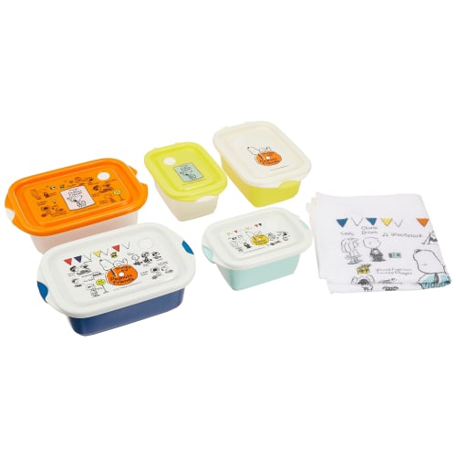 Skater Food Container & Wet Towel Gift Set (2000 yen) Snoopy PEANUTS Made in Japan SET921