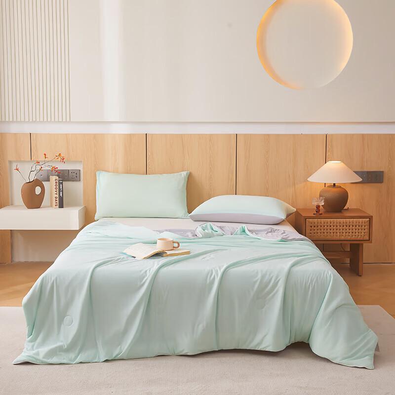 POCHME Cooling Summer Quilt
