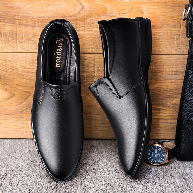 Man Moccasins Slip On Flats Male Casual Genuine Leather Shoes Mens Loafers Breathable Business Mocassin Luxury Dress Men Shoes
