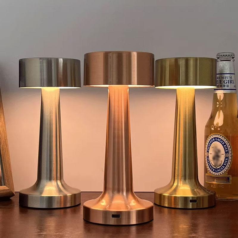 Lámpara de mesa retro de metal táctil, decoración para bar, mesa de café, restaurante, luz de escritorio, luces LED de noche recargables para dormitorio.