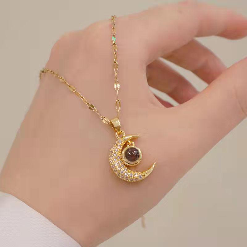 100 Languages 'I Love You' Projection Necklace - Star & Moon Diamond Clavicle Chain Pendant
