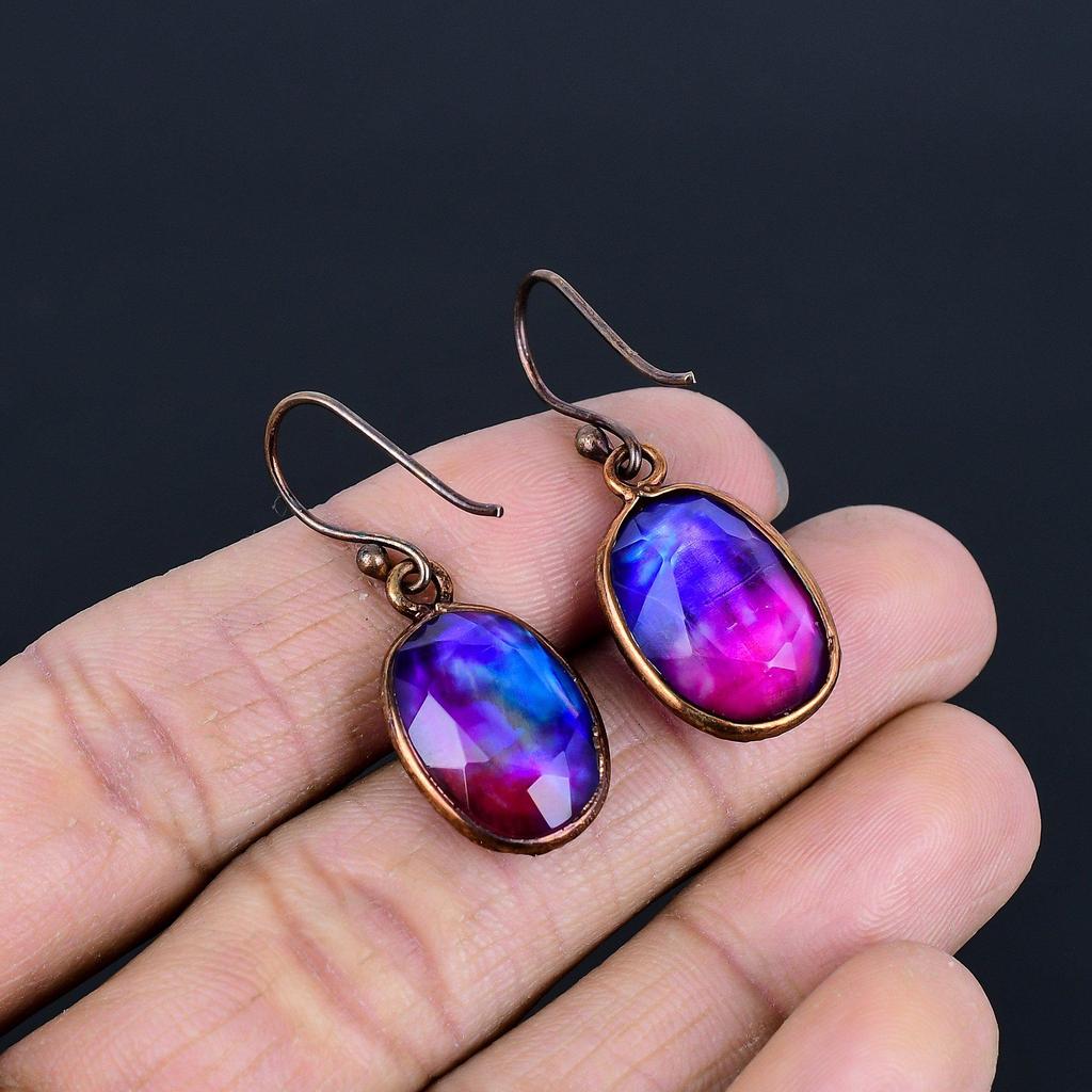 Boucles d'oreilles Ammolite Bijoux en pierres précieuses, Boucles d'oreilles faites main en cuivre électroformé, Bijoux design dernier cri