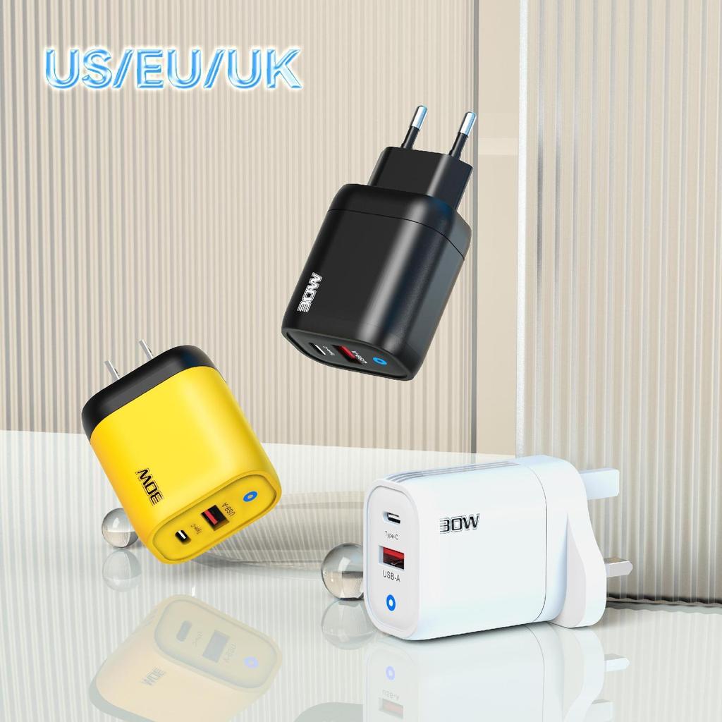 High-Power Multi-Port Universal PD Charger with US/EU Plug