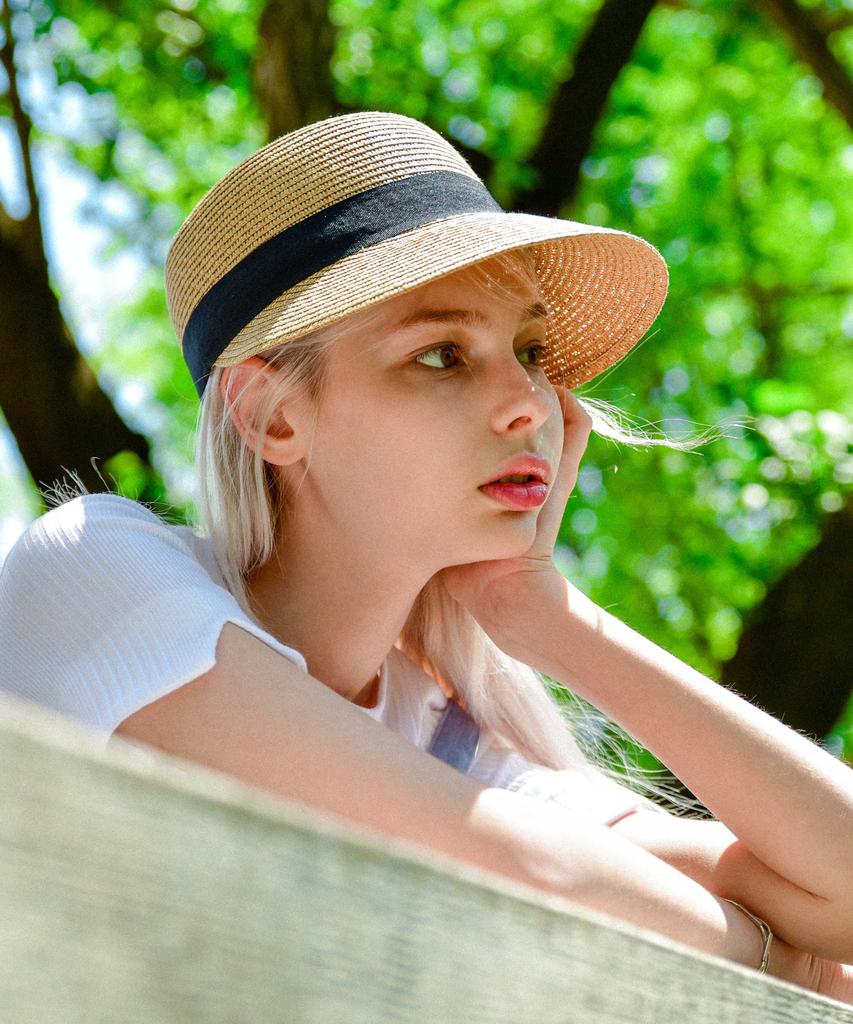 Maneseu Lady London Panama Hat (Beige)