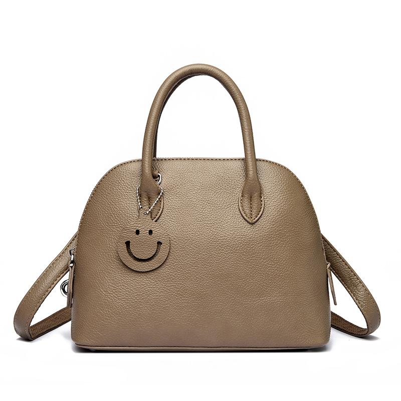 A Fashionable Single-shoulder, Crossbody, Hand-held Shell Bag with A Large Capacity for Commuting