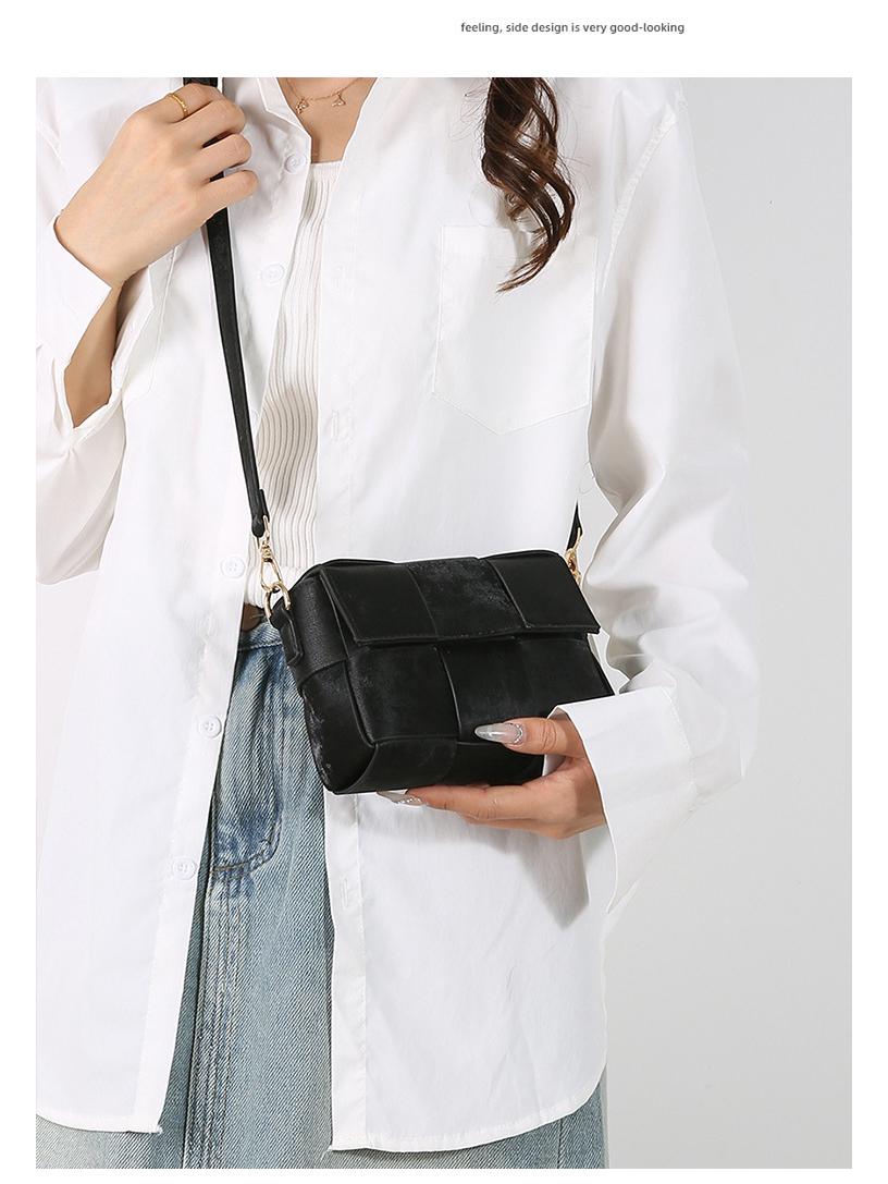 

2024 Trendy Women s High-End Fashion Woven Crossbody Shoulder Bag - Summer Small Square Handbag чёрный