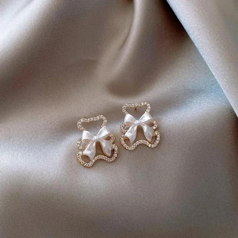 1 Pair Hollow Diamond Studded Earrings Versatile And Versatile Bow Shaped Earrings New Trend 925 Silver Needle Earrings