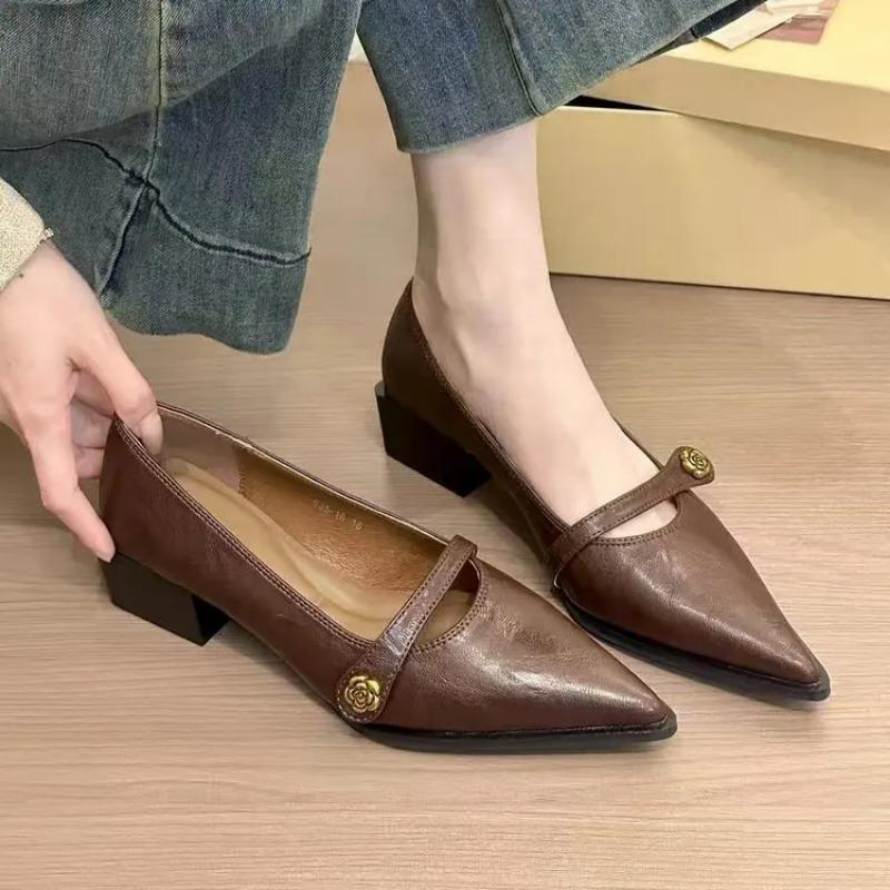 Fashion 2025 New Camellia French Vintage Pointy Toe Shallow Mouth Single Shoes Women Small Leather Shoes