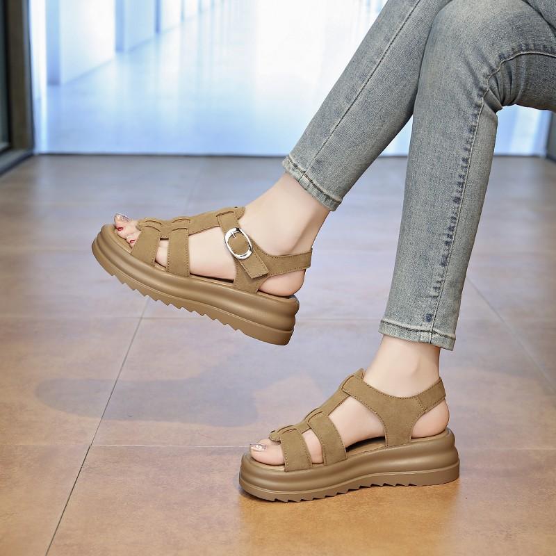 Fashion 2025 Woman New Popular Buckle Design Shoes Trend Casual Platform Sandal Non-slip Outdoor Sandals Unique Fashion Sandal
