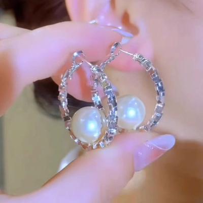 Irregular Round Pearl Earrings Retro Simple Earrings Niche Temperament High-end Earrings