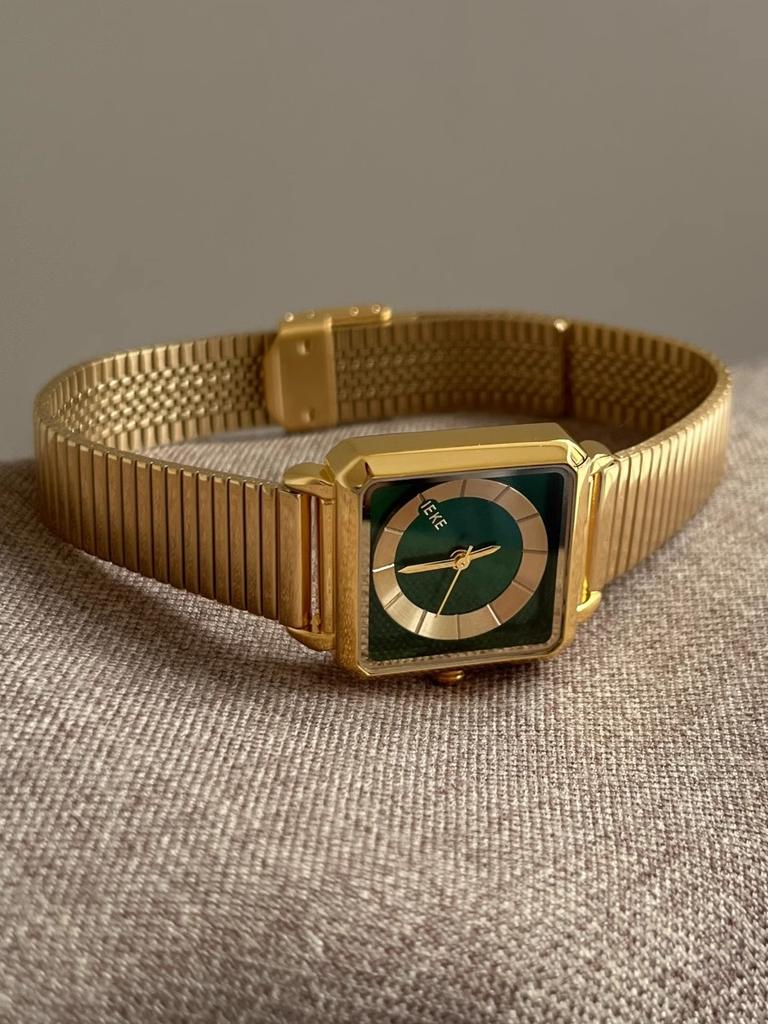 Korean Style Classic And FashionableHigh-End Versatile Gold Arsenal Watch With Square Dial For Women A Creative Gift For Ladies.