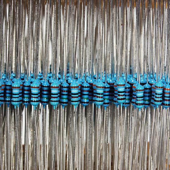 300Pcs 1/4W 30 Values Metal Film Resistors 1% Tolerance Assorted Kit Set