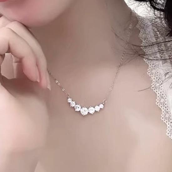 Smile Necklace Women'S Shiny Imitation Moissanite Zircon Pendant Neck Chain Fashion Lamp Luxury High-End Temperament Jewelry