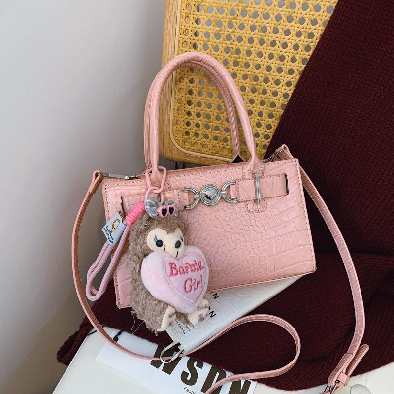 

Foreign style personalized fashion small square bag autumn and winter new bag 2025 casual women s texture shoulder messenger bag Without pendant розовый