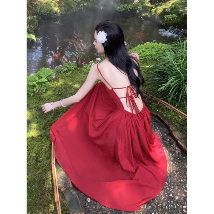 Yunnan Dali Wears a French Red Suspender Dress for Women's Sexy Backless, Suitable for Seaside Vacation Photo Skirts