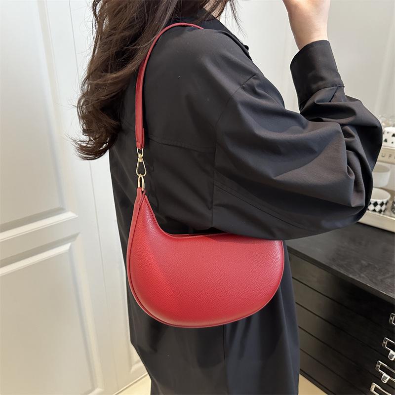 Women's Spring 2025 Crescent Underarm Bag: Stylish, Simple, and Unique Shoulder Bag for Commuting