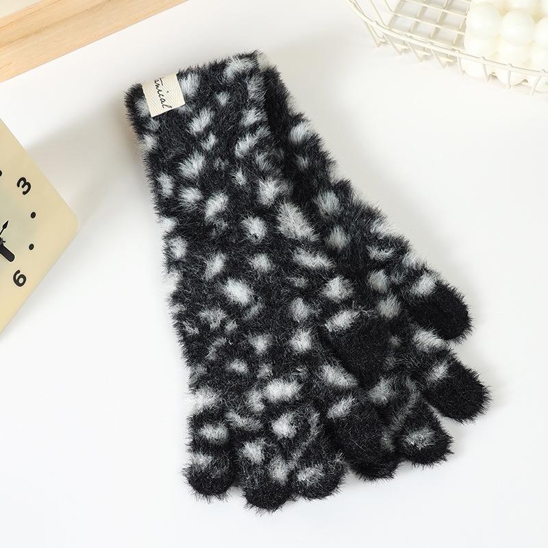 Winter fashion cycling anti-cold dew finger warm gloves can be female leopard print thickened knitted finger wool gloves