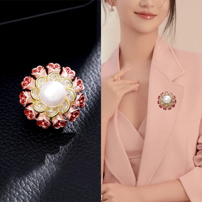 Europäische Und Amerikanische Mode Retro Legierung Blume Mit Perle Brosche Brustblume