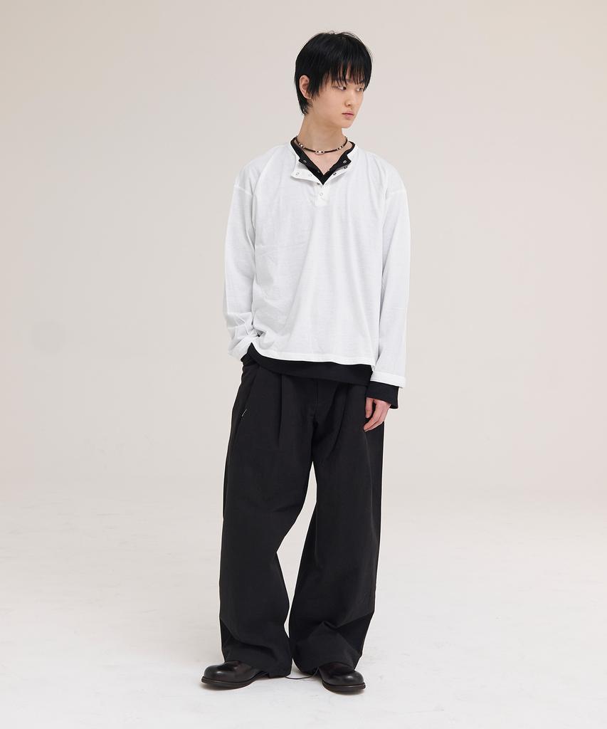 Akesi Contra Layered Henley Neck Long Sleeve_White And Black