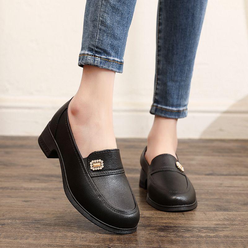 Fashion New Waterproof Slip On Rain Shoes Woman Low Top Heels Kitchen Galoshes Ladies Easy Rainy Day Shoes Soft Female Chef Work Shoes