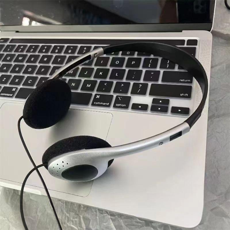 1pcs Retro Classic Headset Music Mp3 Walkman Retro Feelings Portable Wired Small Headphones Sports Fashion Photo Props