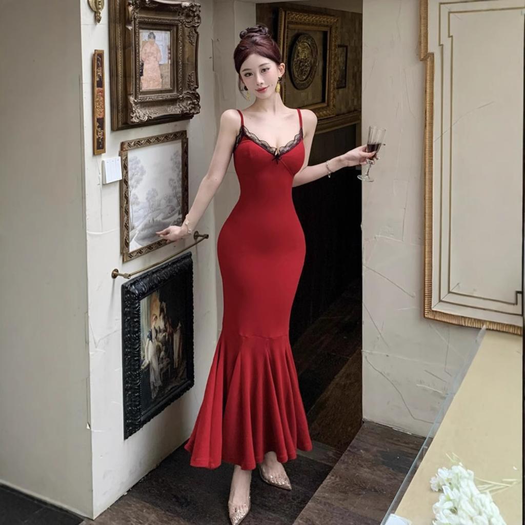 Sexy royal sister wind lace suspender V-neck dress women's summer temperament tight dress hip fish tail dress