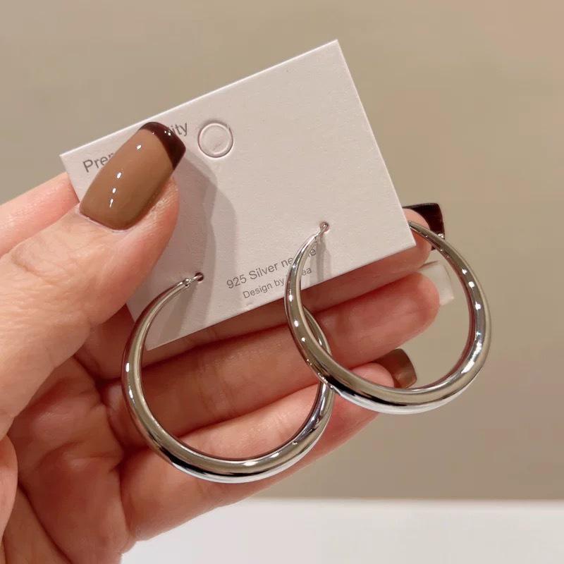 Cross-border High-End Light Luxury Ear Cuffs: Trendy, Versatile, Simple Fashion Earring Jewelry
