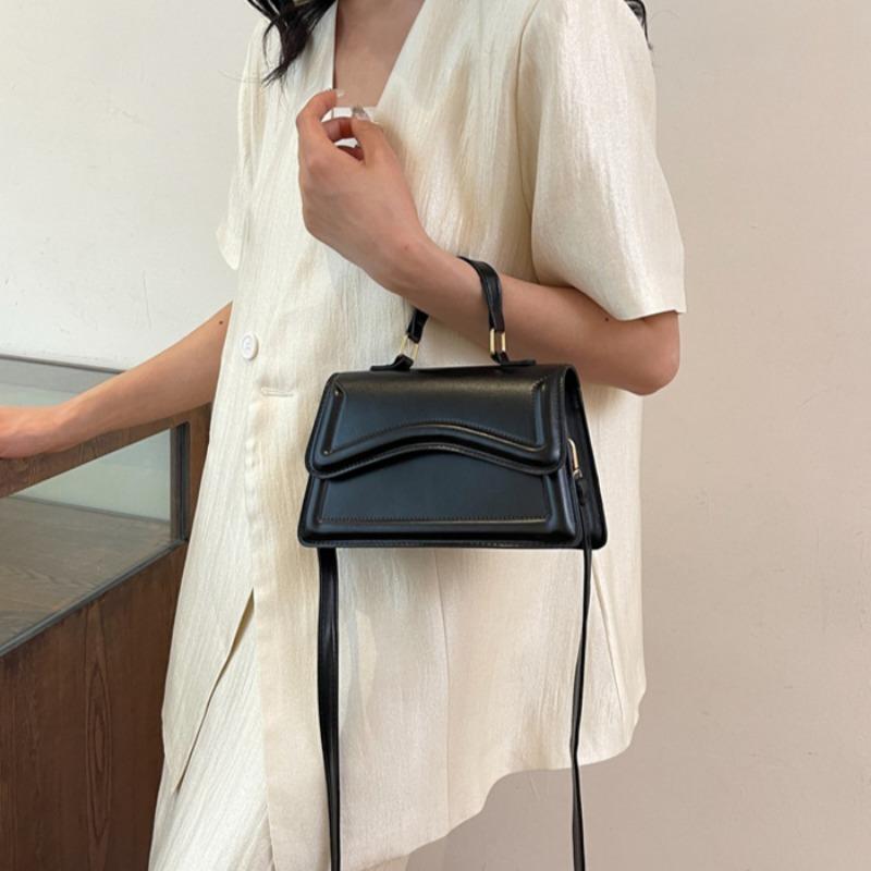 Mini-Crossbody-Tasche im Vintage-Stil für Damen - Schwarz, Magnetverschluss, Verstellbarer Riemen, Perfekt für Weihnachts- & Erntedankfeste