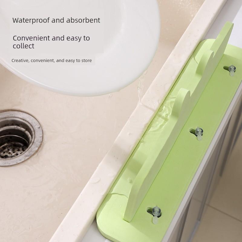 Eva Frog-Shaped Water Barrier for Kitchen Sink, Splash Guard for Countertop, Washbasin, and Handwashing Sink
