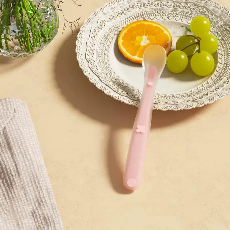 

Детская силиконовая мягкая ложка, детская тренировочная ложка, детская ложка для кормления, силиконовая ложка с мягкой головкой, безопасная мягкая ложка, вещи для малышей розовый