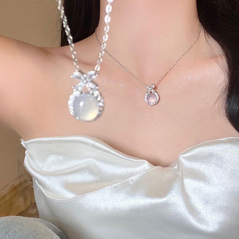 Summer Ice White Pendant On the Run Princess Zircon Female Bow 2026 New Style Fashion Collarbone Chain