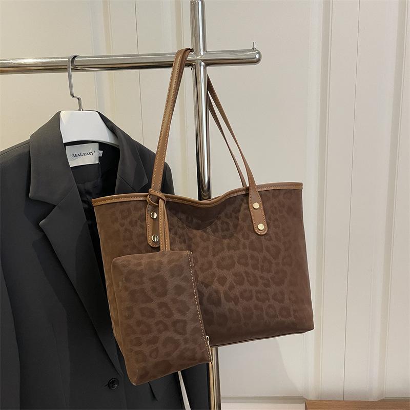 Fashion Versatile Leopard Print Tote Bag Women's New Commuter Underarm Bag Large-capacity Shoulder Bag
