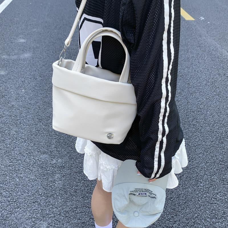 Summer new fashion bucket bag lightweight large-capacity handbag bag simple solid color large-capacity messenger bag