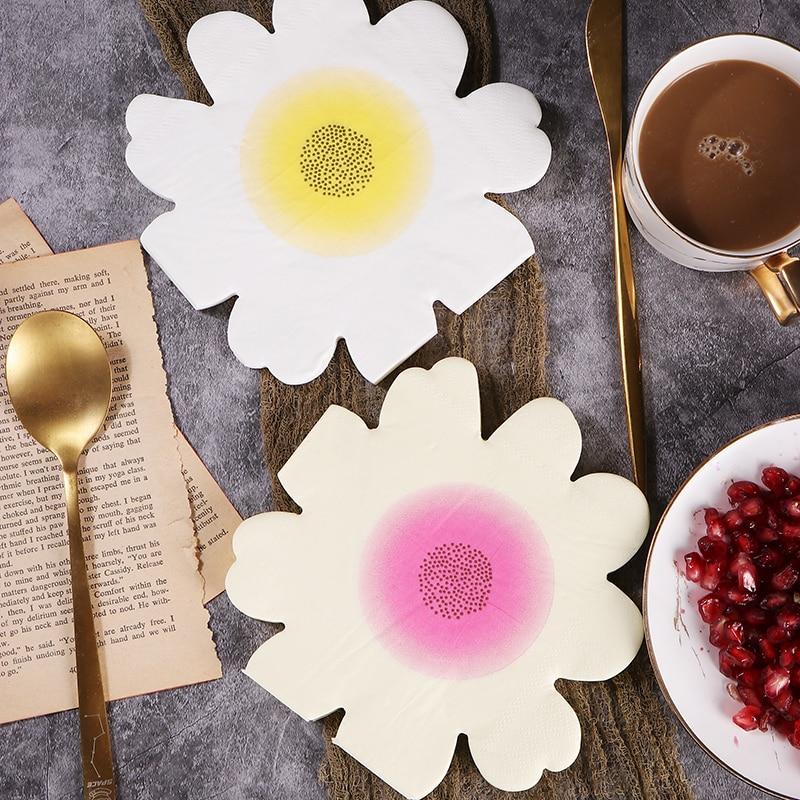 Jednorázový párty ubrousek ve tvaru květiny s dvojitou vrstvou 20 kusů/balení