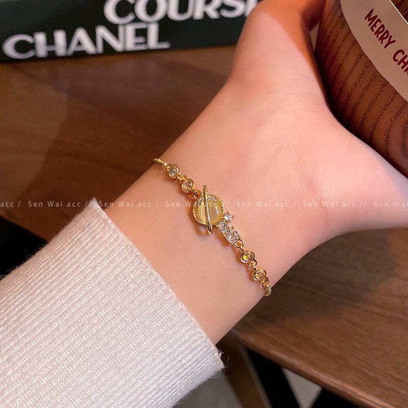 Korean Retro Pearl Titanium Steel Women's Bracelet - High-End Ins Style Beaded Bangle for Couples