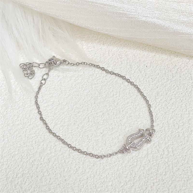 New Camellia Bracelet Niche Design High-End Zircon Personality Light Luxury Temperament Horseshoe Flower Jewelry