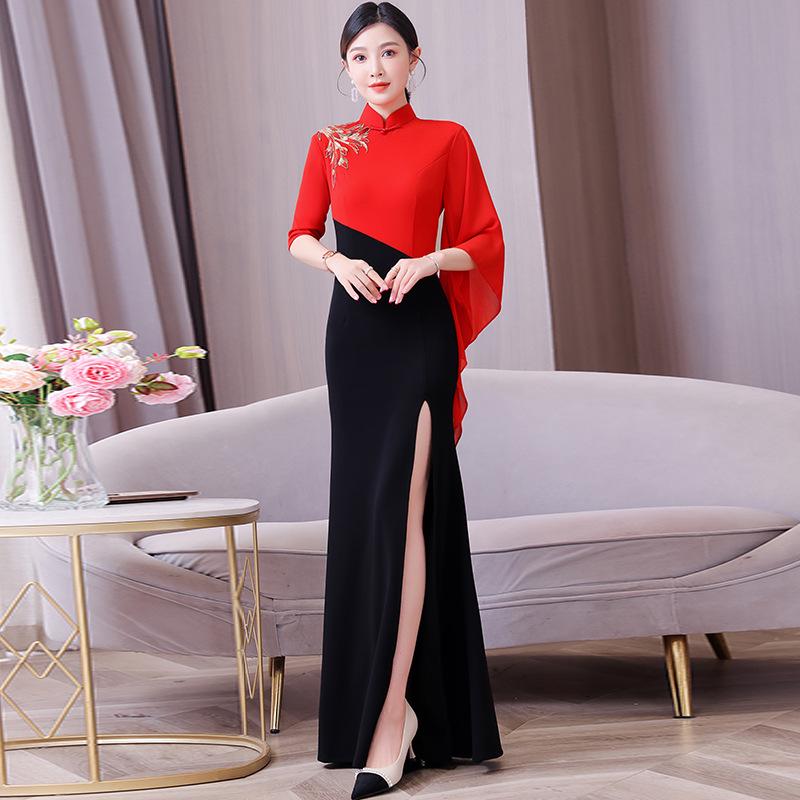 Čínské retro vyšívané šaty čchi-pao s vysokým límcem – Zeštíhlující národní styl, nadměrná velikost, ideální pro jevištní vystoupení a přehlídková mola