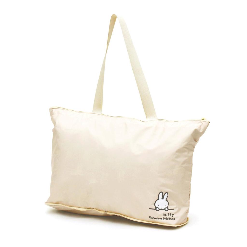 Carry it small and use it This foldable Boston bag series is perfect for travel and has sold over 18 million Dickbruna Miffy x Siffler B261 Ivory Face