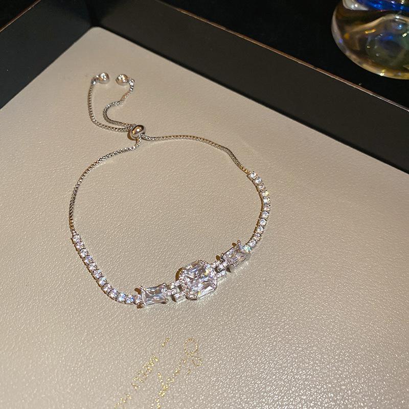 Europe and the United States Hot-selling Color Oval Love Zircon Bracelet Light Luxury Bracelet Personalized Jewelry Women