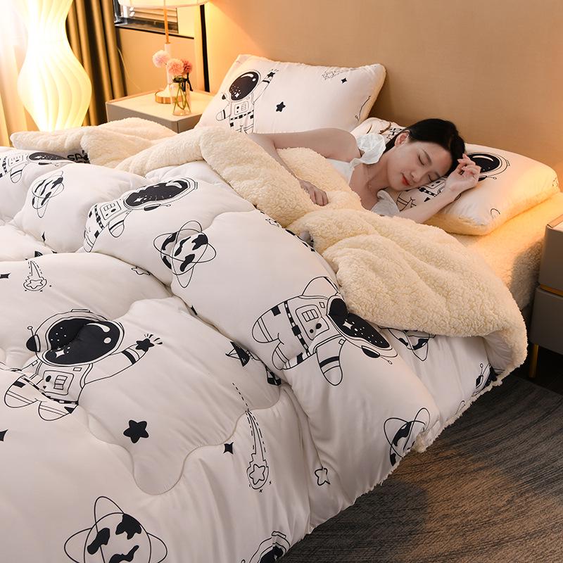 Soft & Fluffy Winter Lamb Fleece Double Quilt