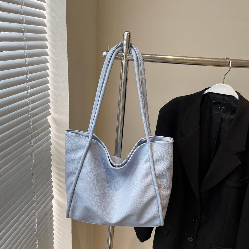 Simple and versatile bag women's large-capacity new casual shoulder bag niche class commuter tote bag
