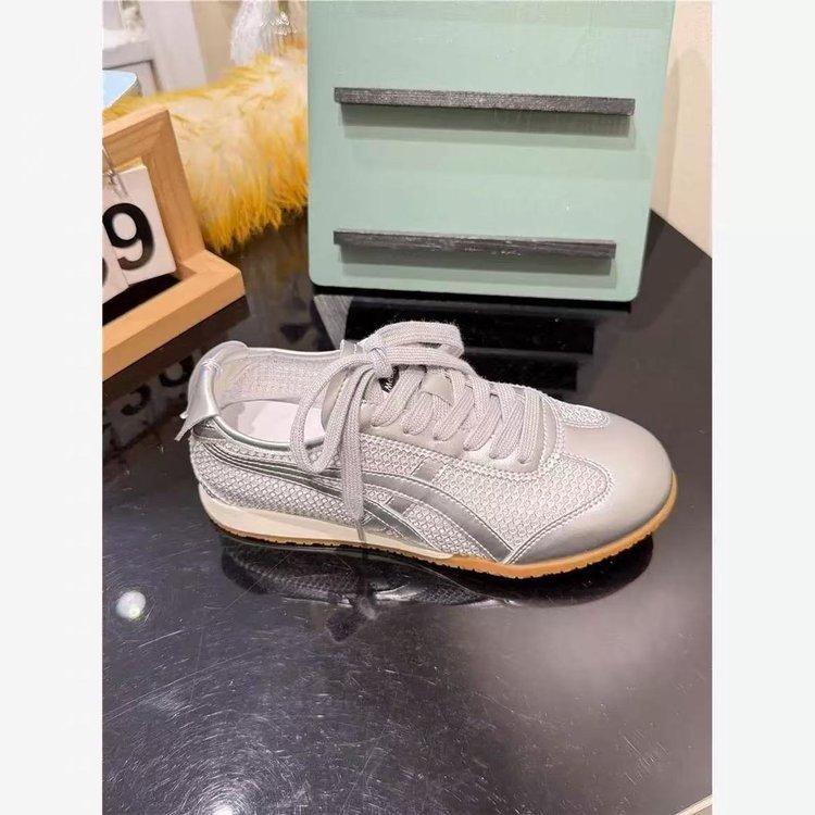 

Flat bottom inner height increase mesh breathable Forrest Gump training shoes women s 2025 summer new soft sole versatile casual sports shoes 40 серебряный