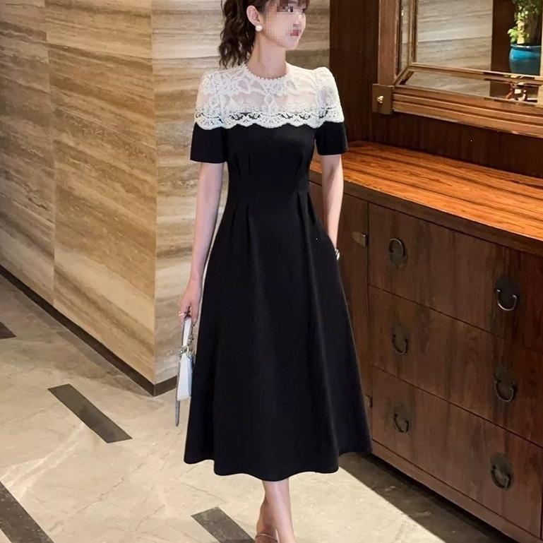 Temperament French lace contrasting color splicing crew neck dress light luxury high-end women's summer waist A-word long dress